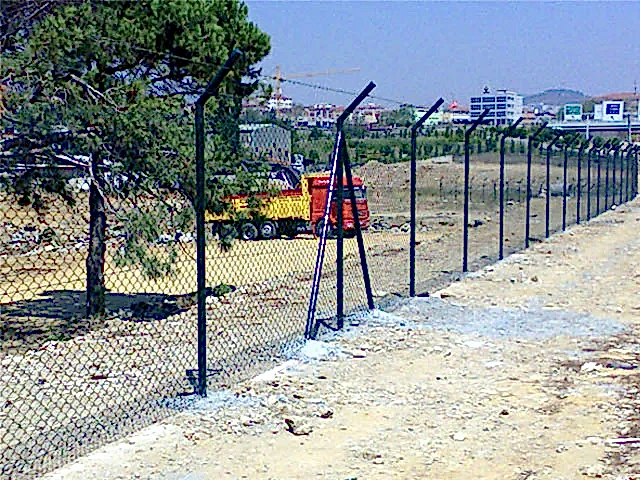 Boru pano çit