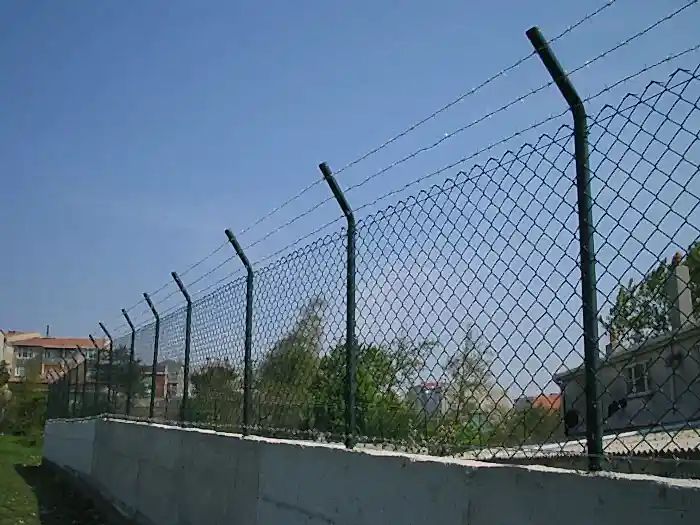 Beton direkli tel örgü