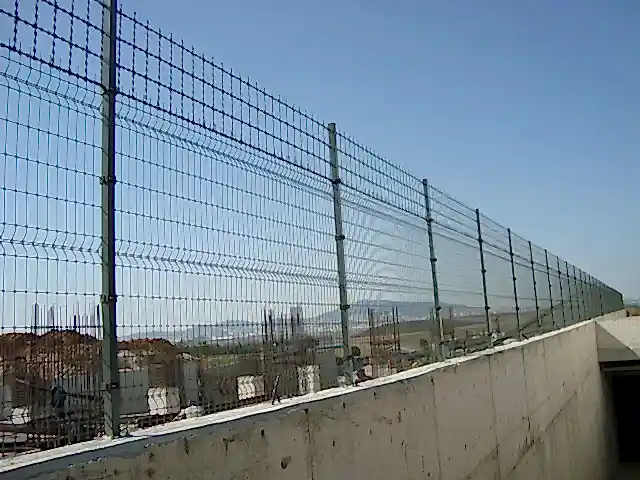 kaynaklı jiletli tel
